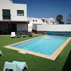 Holiday home Villaantonia Private Huge Heated Pool And Super Fast Wifi, Playa Blanca (Lanzarote)